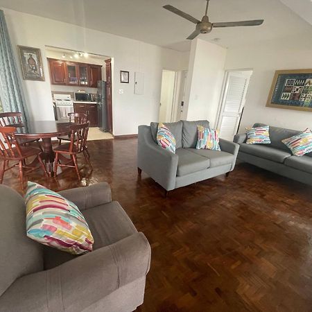 Oceanbreeze Jamaica Penthouse, 7-Minute Walk To Beach Ocho Rios Eksteriør bilde