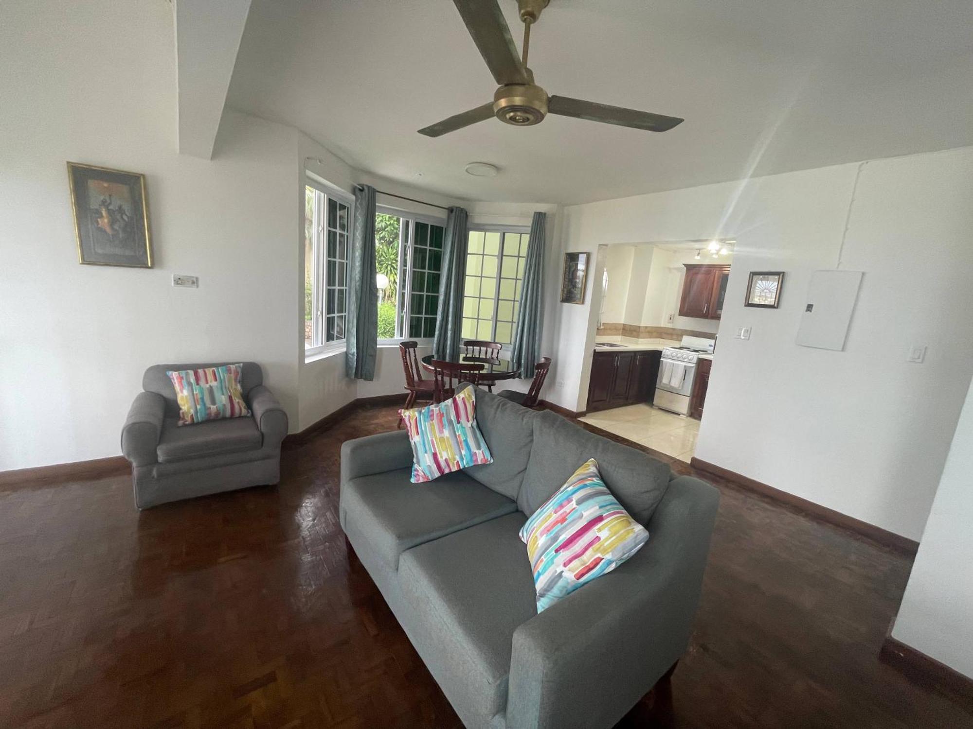 Oceanbreeze Jamaica Penthouse, 7-Minute Walk To Beach Ocho Rios Eksteriør bilde