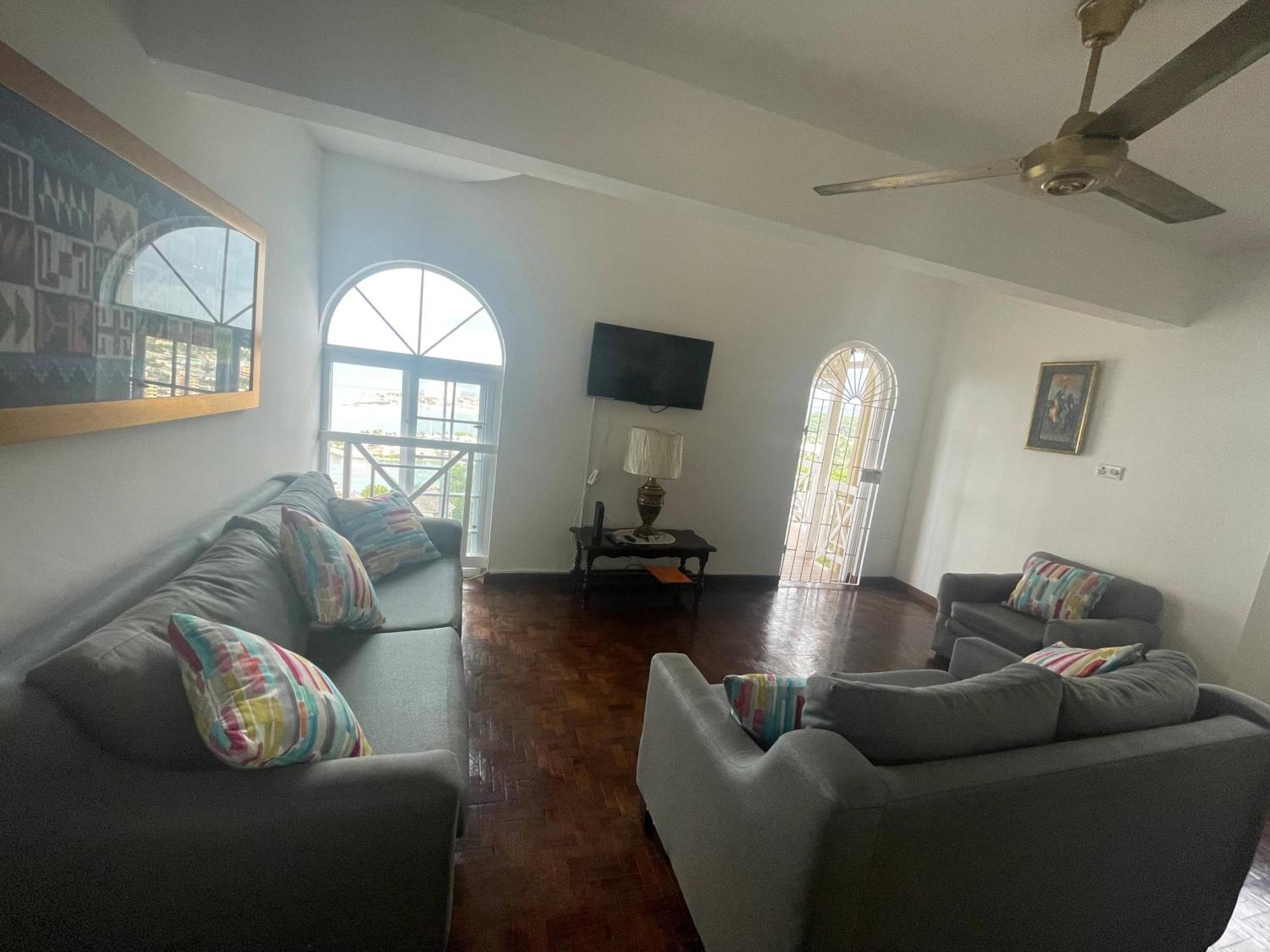 Oceanbreeze Jamaica Penthouse, 7-Minute Walk To Beach Ocho Rios Eksteriør bilde
