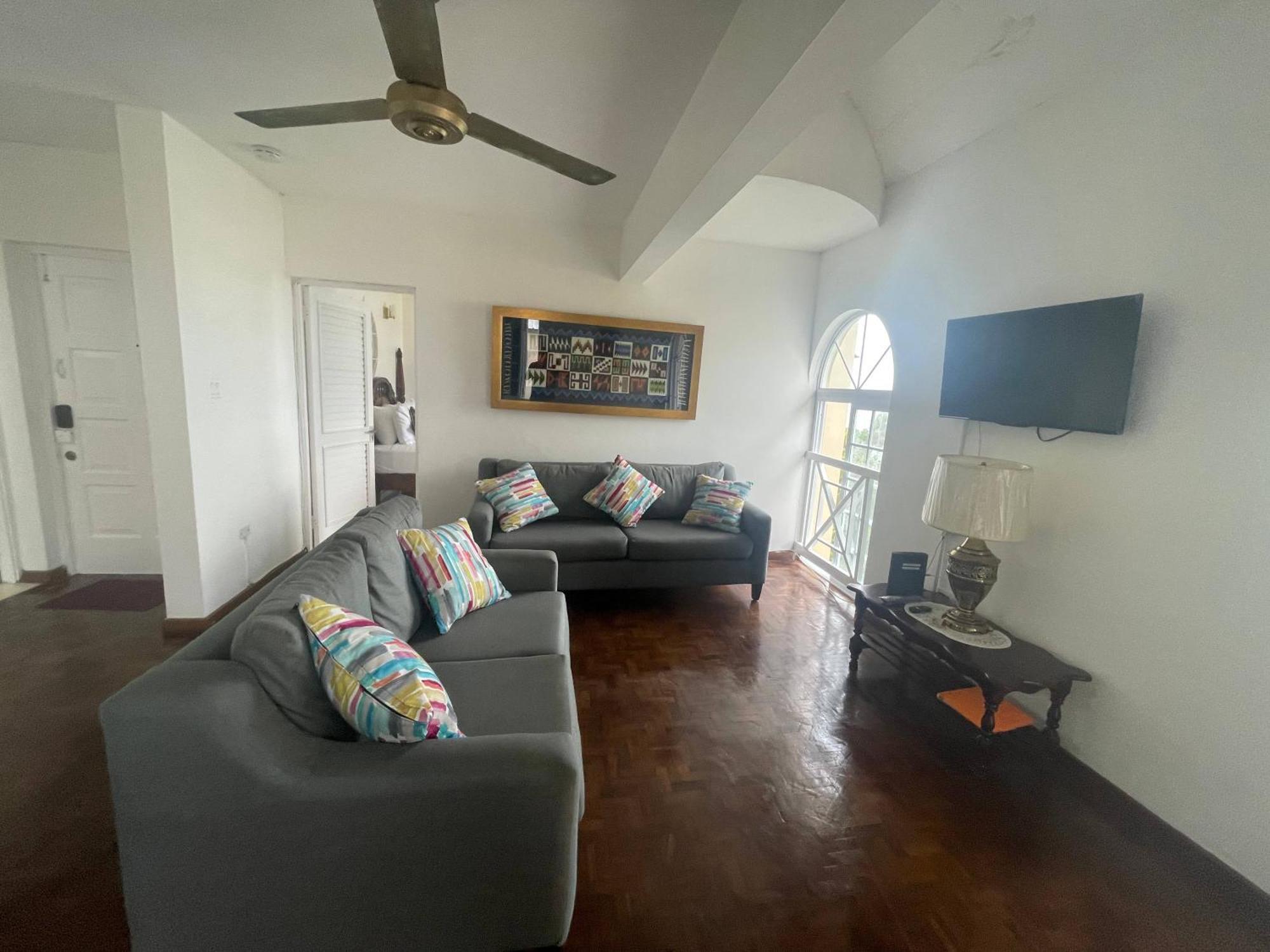 Oceanbreeze Jamaica Penthouse, 7-Minute Walk To Beach Ocho Rios Eksteriør bilde